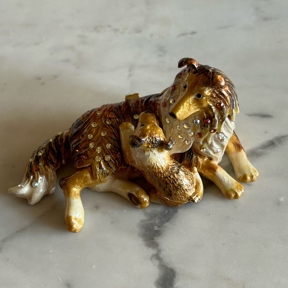 Mom and puppy bejeweled pill boxes
